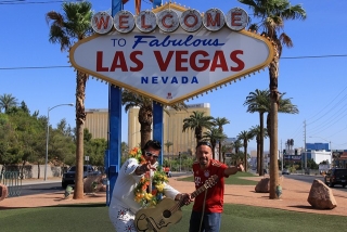 3h before the match with Elvis and FC Bayern jersey at the FAB Vegas sign